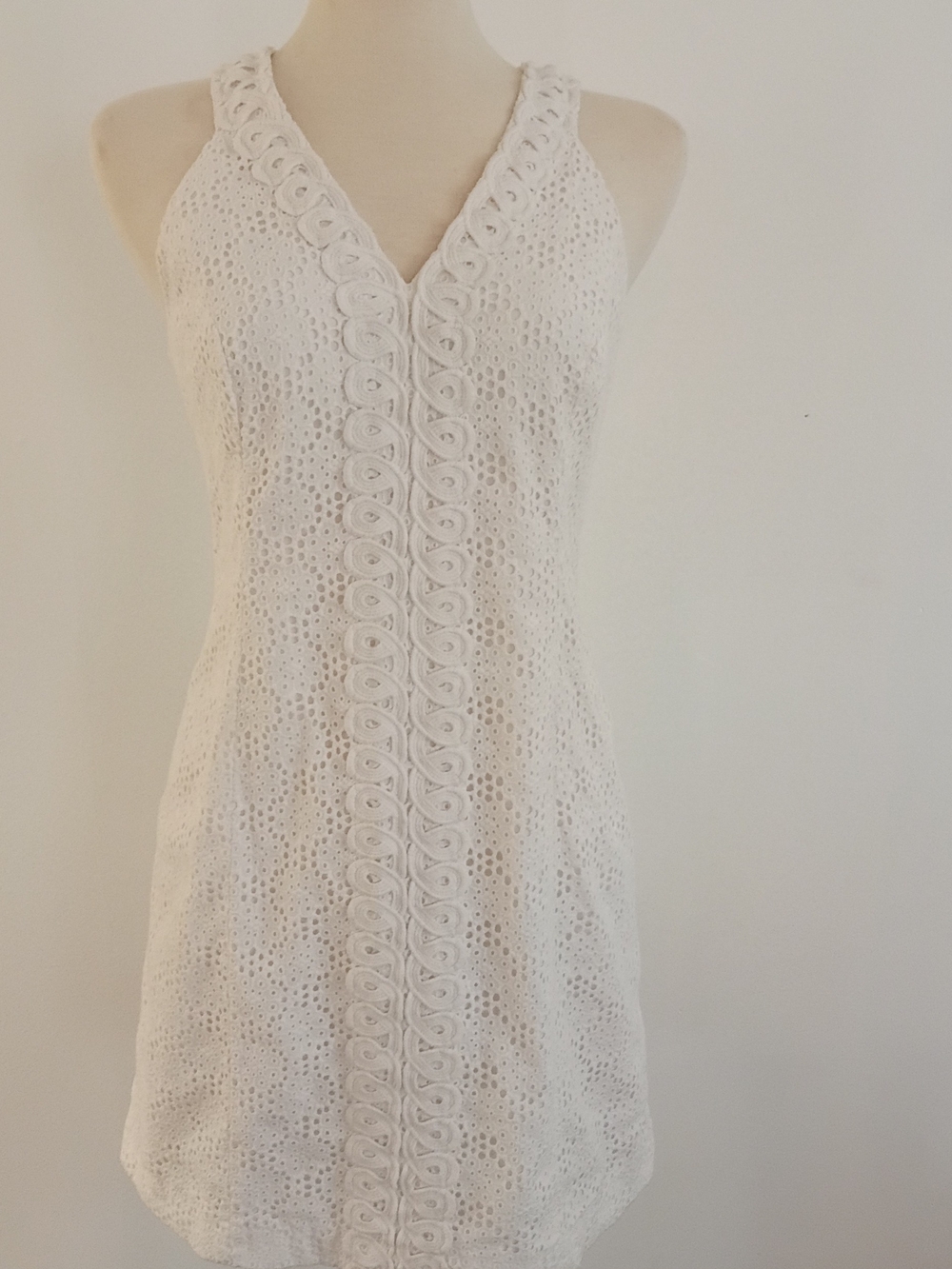 Lilly Pulitzer White Cotton Eyelet Shift Dress Soutache Trim Size 8